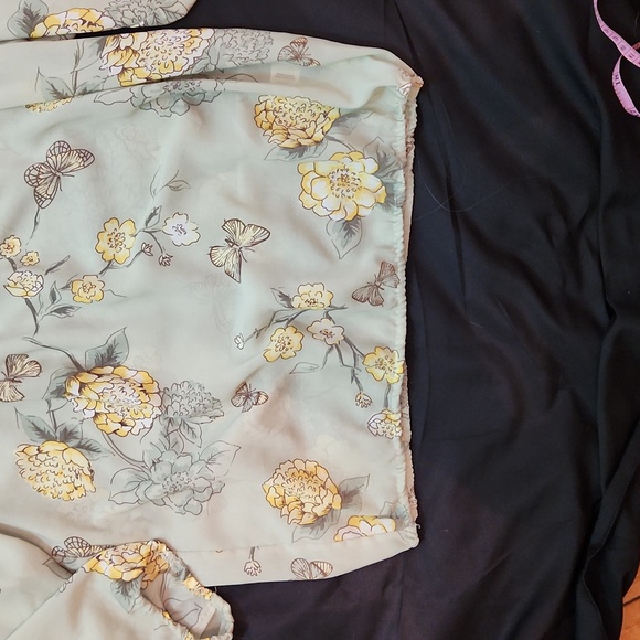 Northern Reflections  green sheer  bubble blouse size small - Picture 4 of 6